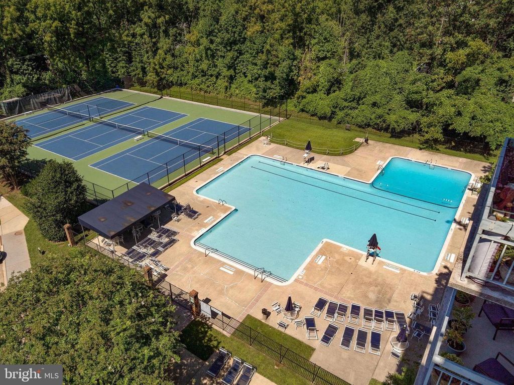 Image 35 of property listing at 5450 WHITLEY PARK TER #301, Bethesda, MD 20814