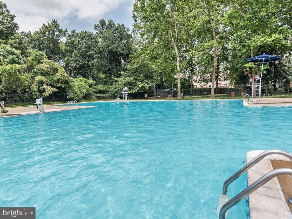 Image 37 of property listing at 5450 WHITLEY PARK TER #301, Bethesda, MD 20814