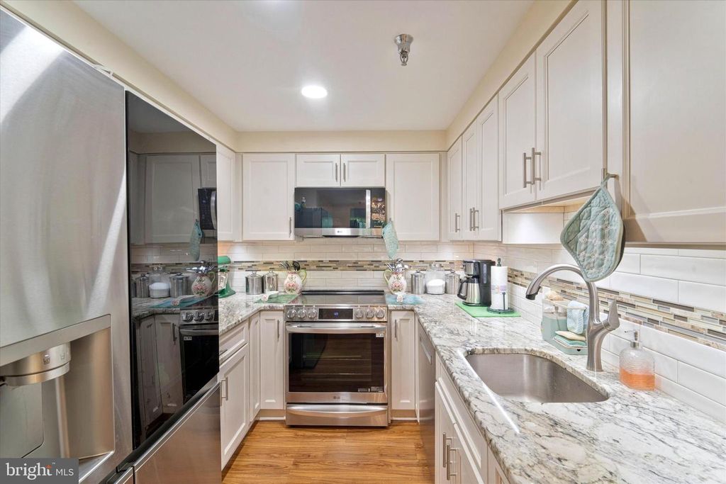 Image 7 of property listing at 5450 WHITLEY PARK TER #301, Bethesda, MD 20814