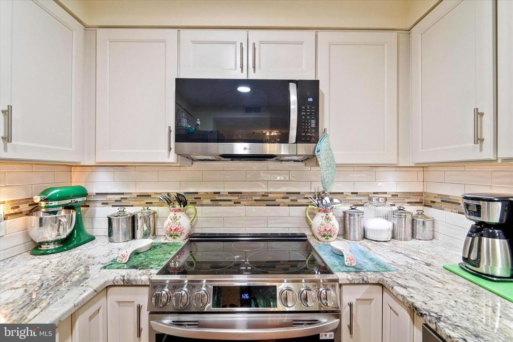 Image 8 of property listing at 5450 WHITLEY PARK TER #301, Bethesda, MD 20814