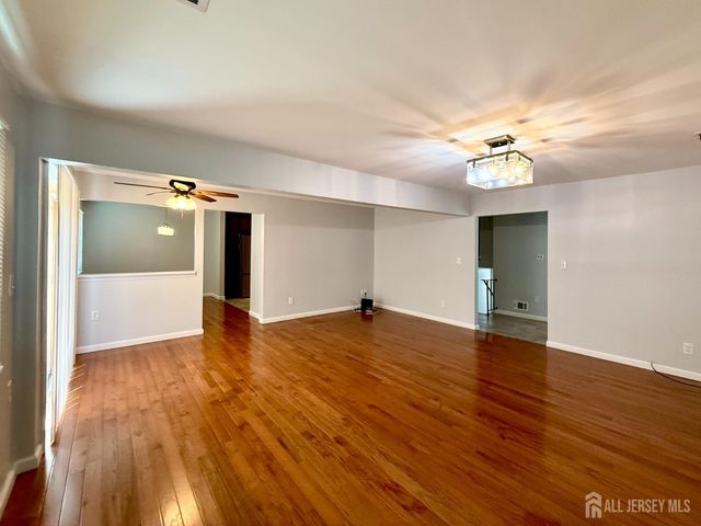 44 Drake Road, Franklin Twsp, NJ 08873