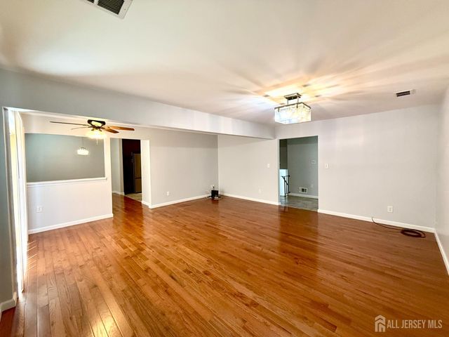 44 Drake Road, Franklin Twsp, NJ 08873