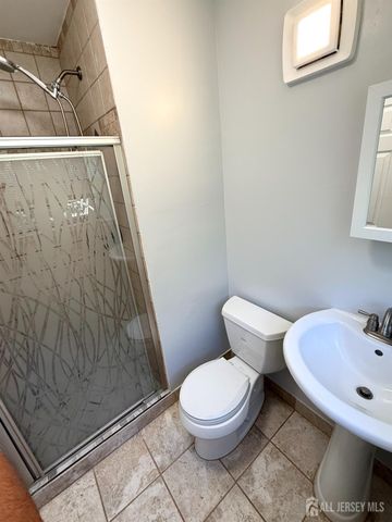 44 Drake Road, Franklin Twsp, NJ 08873