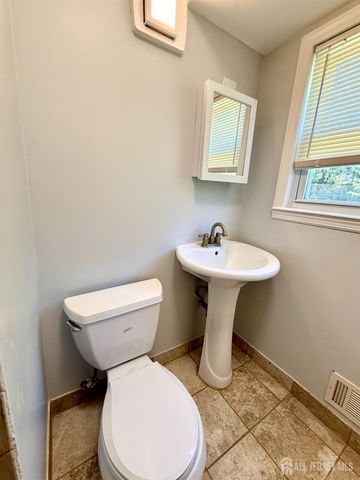 44 Drake Road, Franklin Twsp, NJ 08873