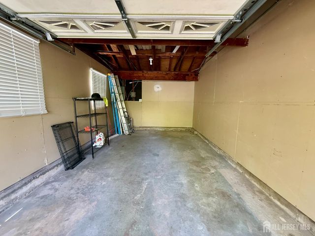 44 Drake Road, Franklin Twsp, NJ 08873