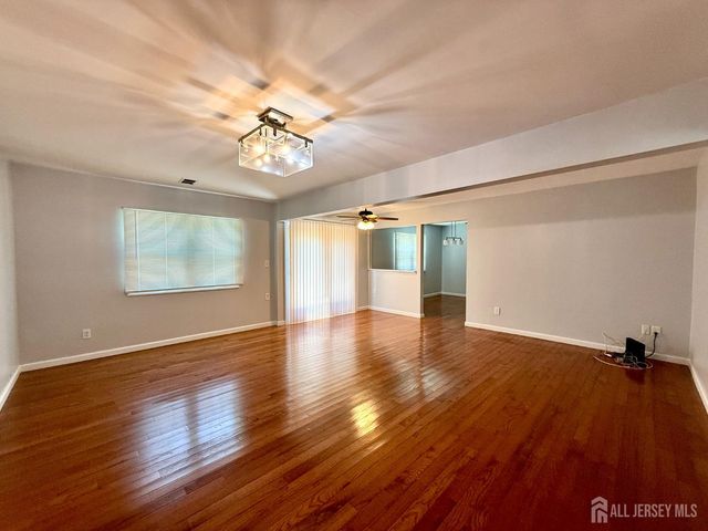 44 Drake Road, Franklin Twsp, NJ 08873