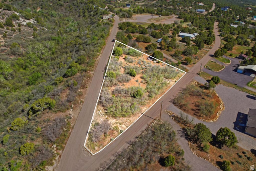 Image 2 of property listing at 22660 FISH POND DR B124, Fairview, UT 84629