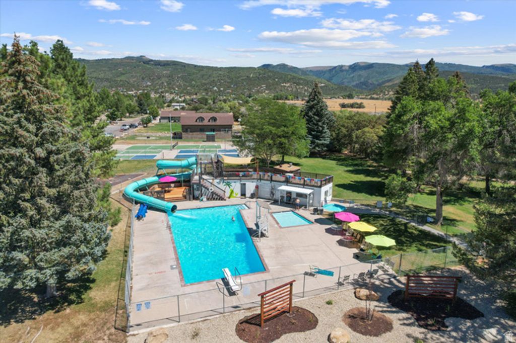 Image 13 of property listing at 22660 FISH POND DR B124, Fairview, UT 84629