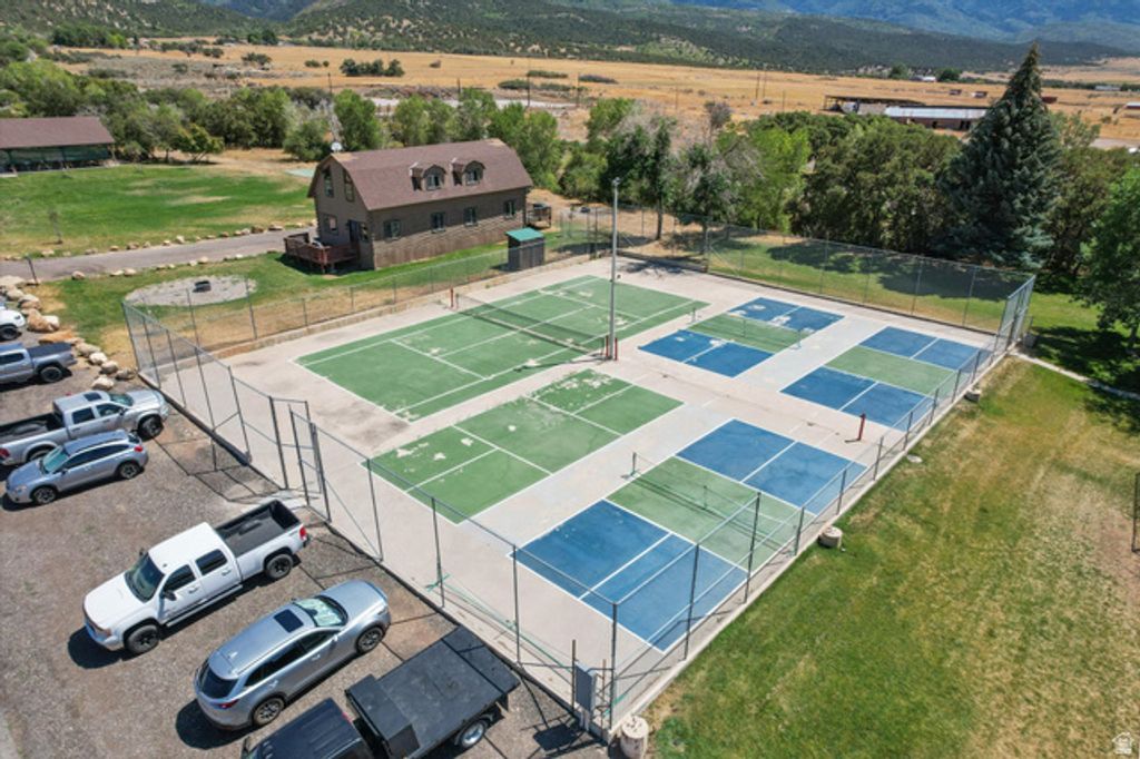 Image 14 of property listing at 22660 FISH POND DR B124, Fairview, UT 84629