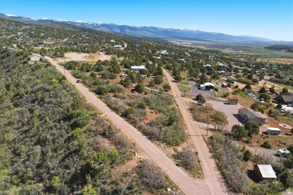 Image 6 of property listing at 22660 FISH POND DR B124, Fairview, UT 84629