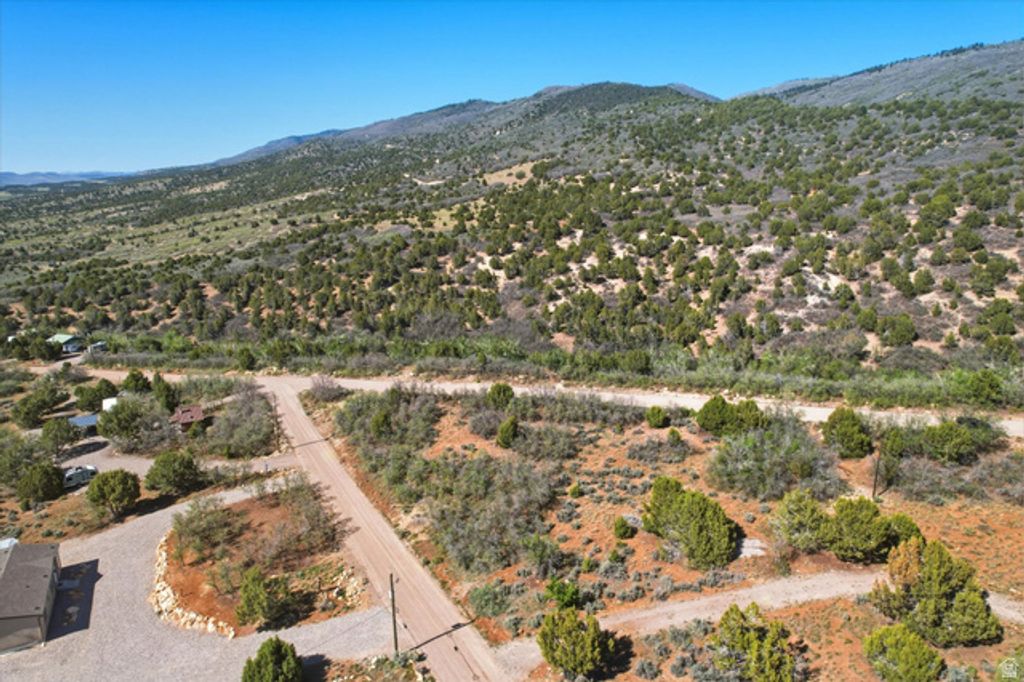 Image 9 of property listing at 22660 FISH POND DR B124, Fairview, UT 84629