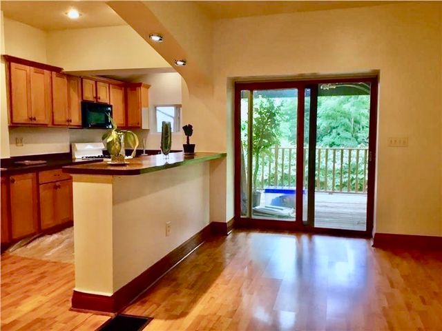 3145 Brackenridge St, Oakland, PA 15219