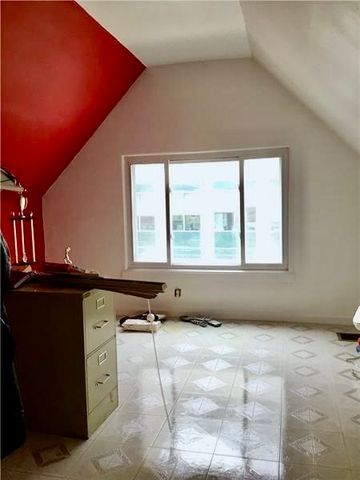 3145 Brackenridge St, Oakland, PA 15219