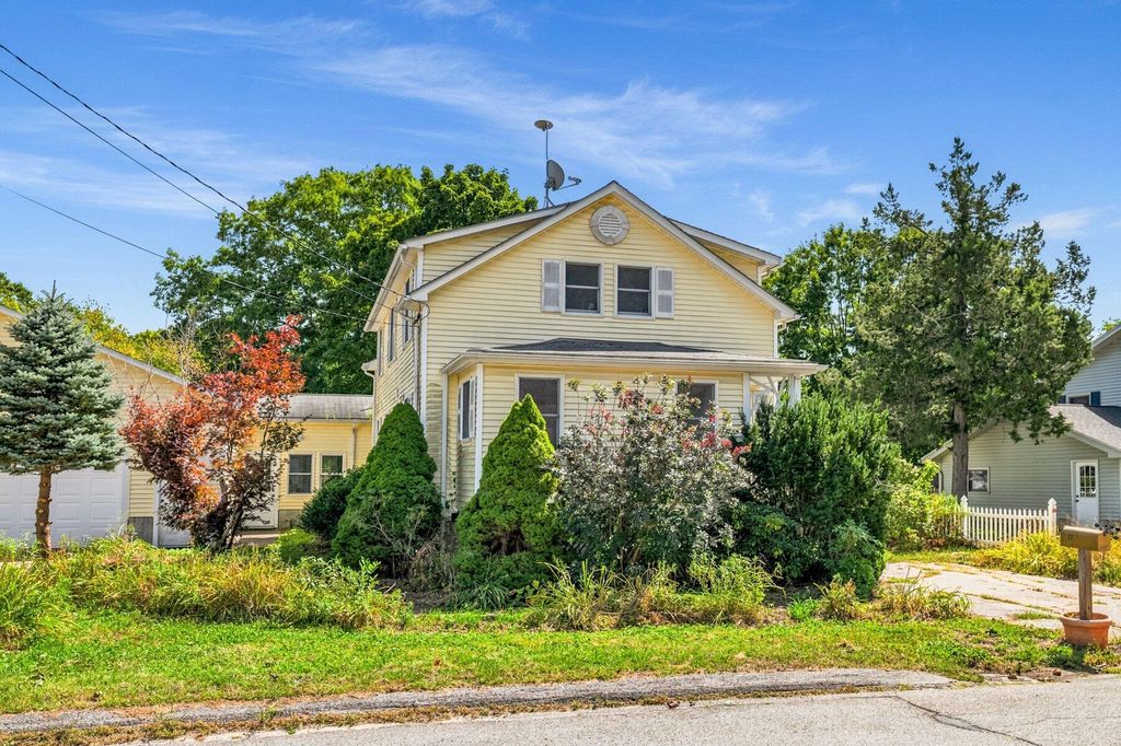 17 Wood Avenue, Saco, ME 04072 — photo 2
