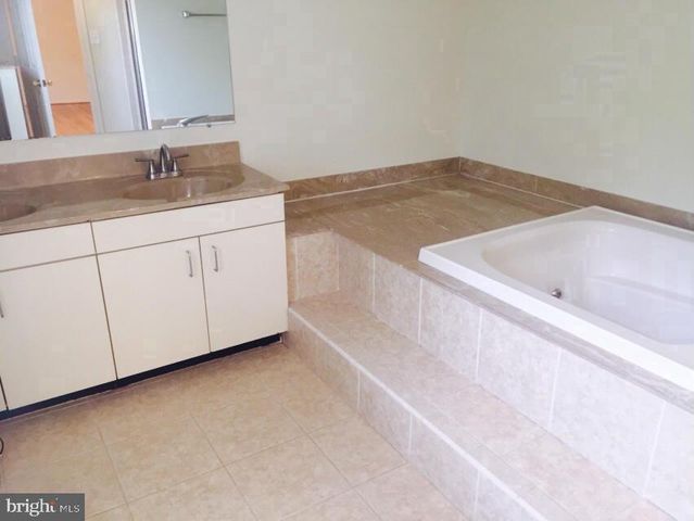 12015 MONTROSE VILLAGE TER, Rockville, MD 20852
