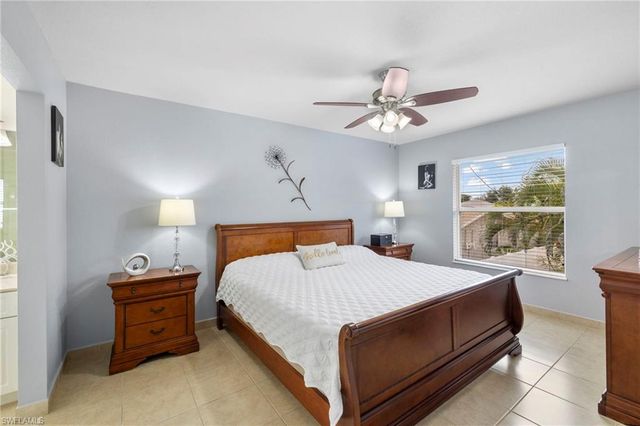 904 SE 13th ST 201, Cape Coral, FL 33990