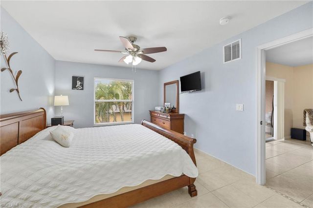 904 SE 13th ST 201, Cape Coral, FL 33990