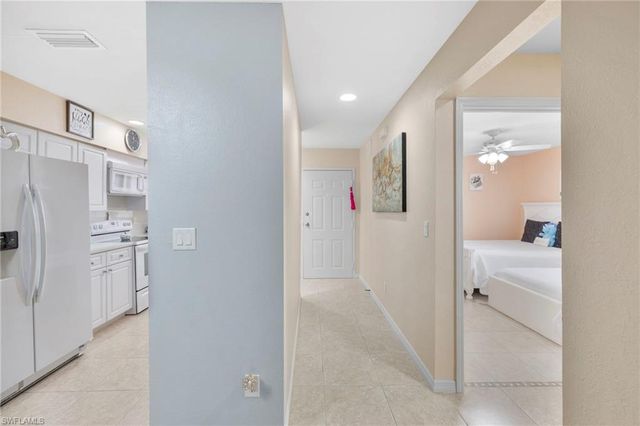 904 SE 13th ST 201, Cape Coral, FL 33990