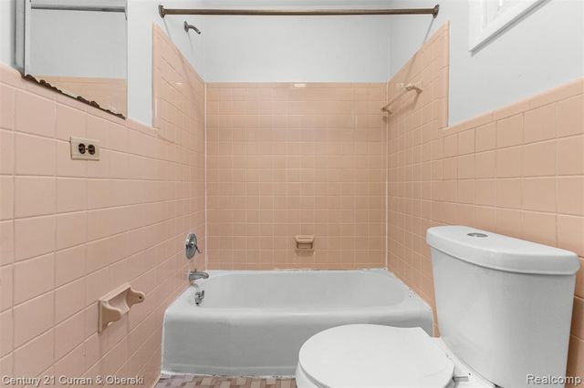 19497 Inkster St Road, Romulus, MI 48174