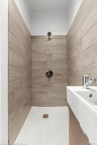 19497 Inkster St Road, Romulus, MI 48174