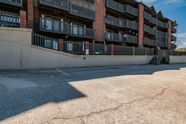 150 Sunken Forest Drive 10-242, Forsyth, MO 65653