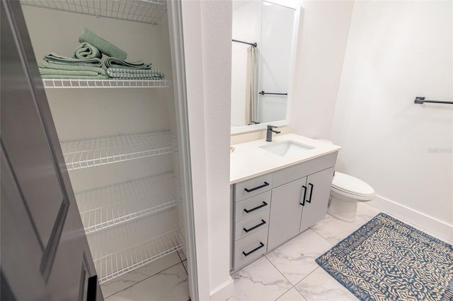 1420 LAKEFRONT DRIVE 1208, Sarasota, FL 34240