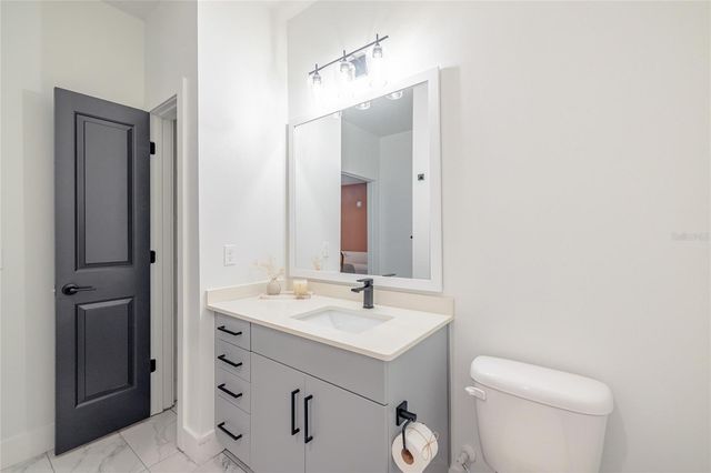 1420 LAKEFRONT DRIVE 1208, Sarasota, FL 34240