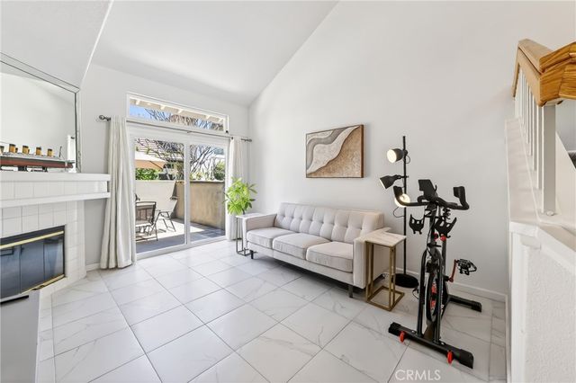 512 S Hollydale, Anaheim, CA 92808