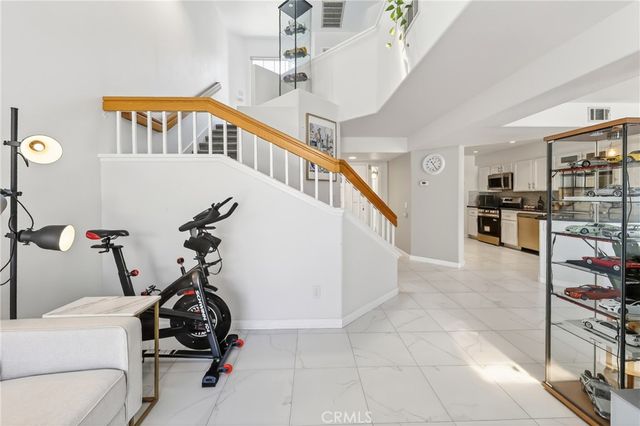 512 S Hollydale, Anaheim, CA 92808