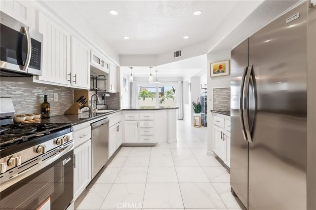 512 S Hollydale, Anaheim, CA 92808