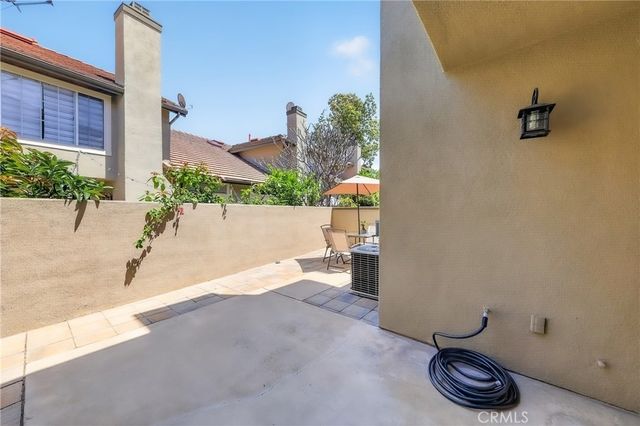 512 S Hollydale, Anaheim, CA 92808