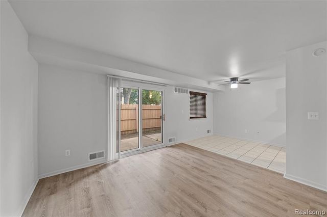 41166 N Woodbury Green Drive, Van Buren Twp, MI 48111