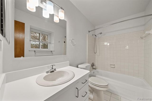 41166 N Woodbury Green Drive, Van Buren Twp, MI 48111