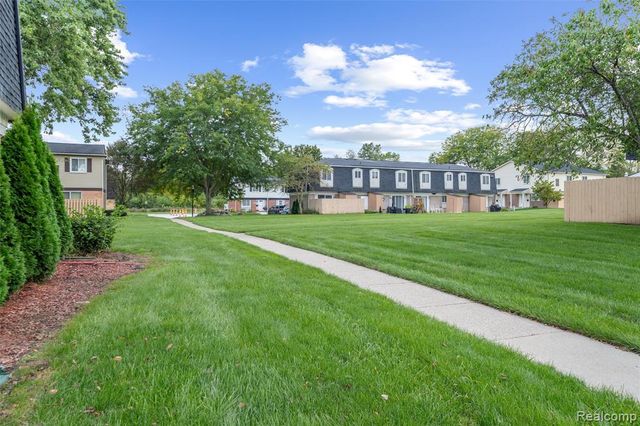 41166 N Woodbury Green Drive, Van Buren Twp, MI 48111