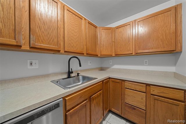 41166 N Woodbury Green Drive, Van Buren Twp, MI 48111