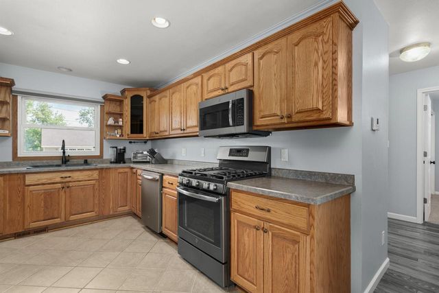 718 N Water STREET, Watertown, WI 53098