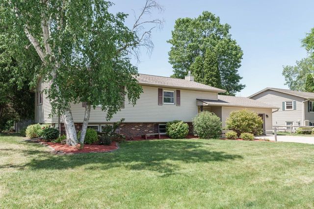 718 N Water STREET, Watertown, WI 53098