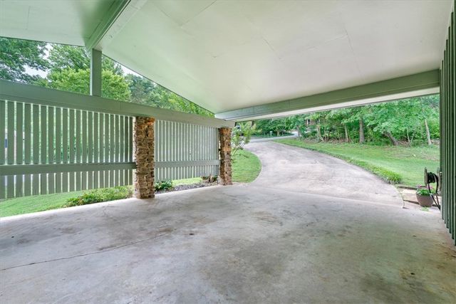1981 N Greenview Drive, Fayetteville, AR 72701