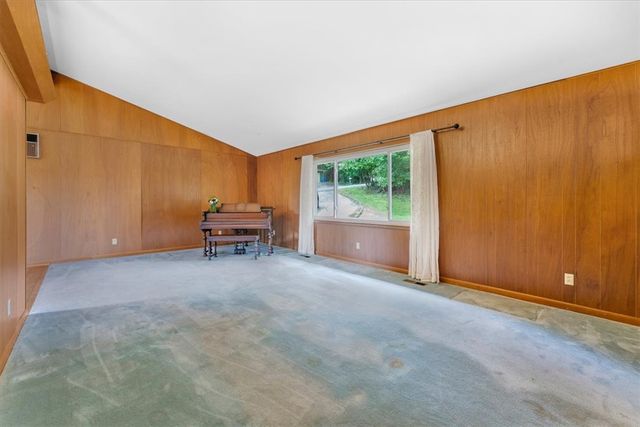 1981 N Greenview Drive, Fayetteville, AR 72701