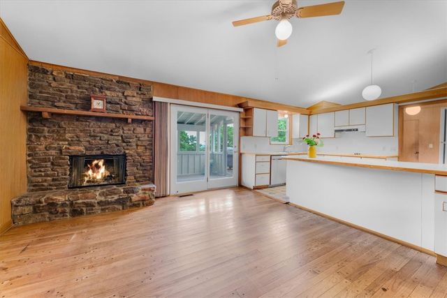 1981 N Greenview Drive, Fayetteville, AR 72701