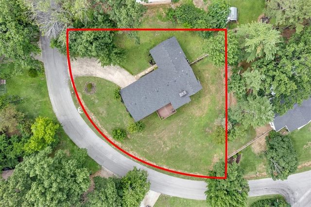 1981 N Greenview Drive, Fayetteville, AR 72701