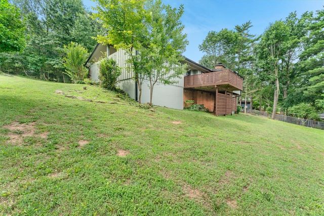 1981 N Greenview Drive, Fayetteville, AR 72701