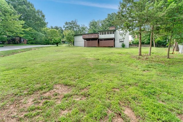 1981 N Greenview Drive, Fayetteville, AR 72701