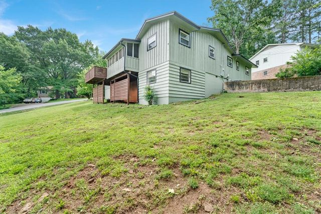 1981 N Greenview Drive, Fayetteville, AR 72701