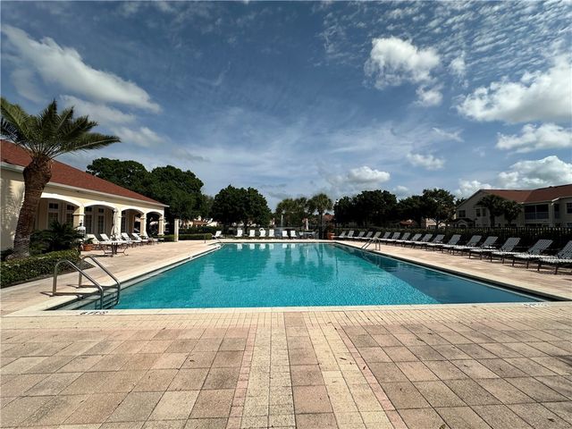 2560 57th Circle 2560, Vero Beach, FL 32966