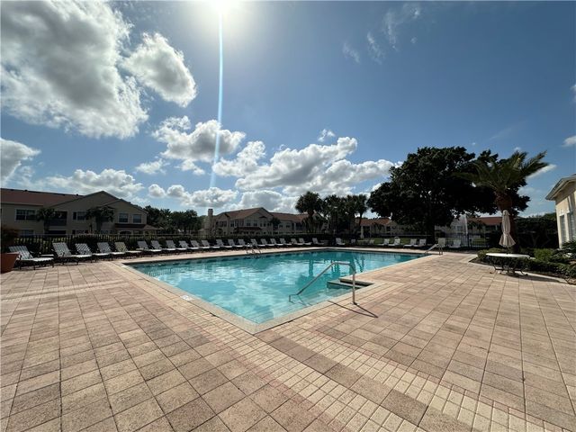 2560 57th Circle 2560, Vero Beach, FL 32966