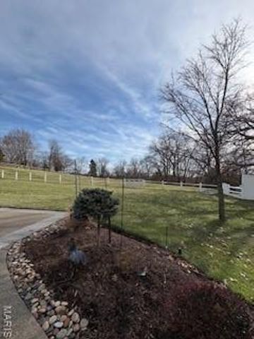 3 Tanglewood Trail, Ballwin, MO 63021