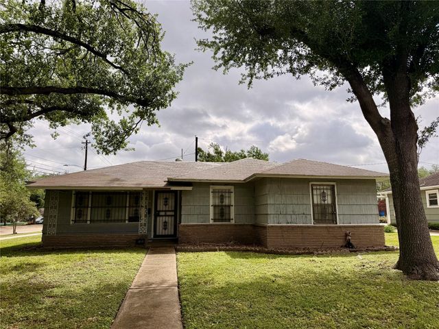 1018 Worthshire Street, Houston, TX 77008