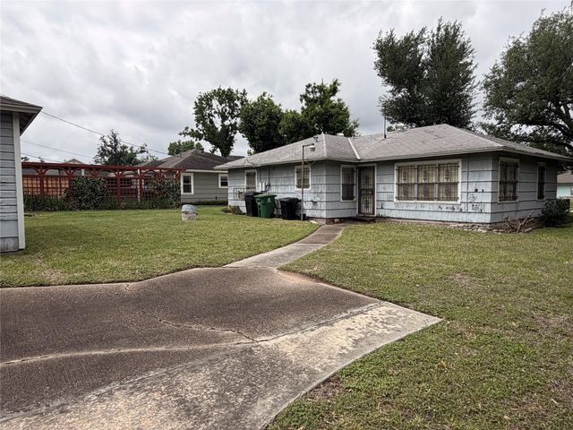 1018 Worthshire Street, Houston, TX 77008