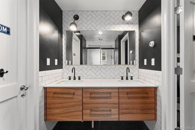 280 N Clayton Road, Scarsdale, NY 10583